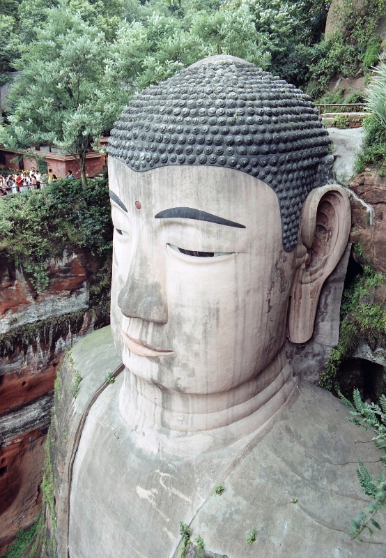 buddha, Leshan China 1.jpg